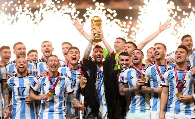 荷甲第20轮比赛战报：阿贾克斯1-1埃因霍温，双方握手言和